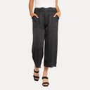 M Made in Italy — Women's Woven Cropped Pants